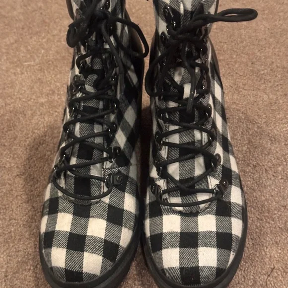 Black and White Size 9 Checkered Women's Boots - Picture 2 of 4